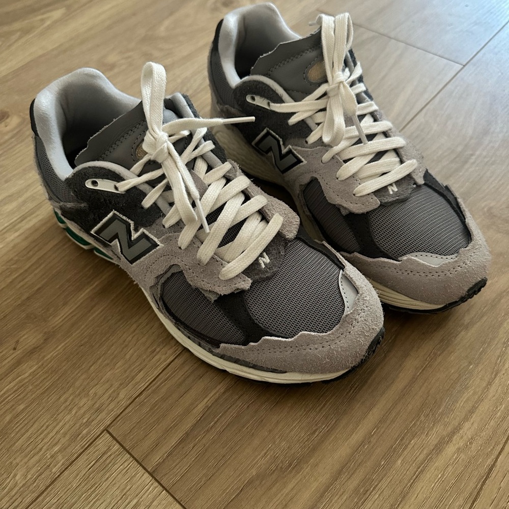 New Balance Men's Gray Sneakers